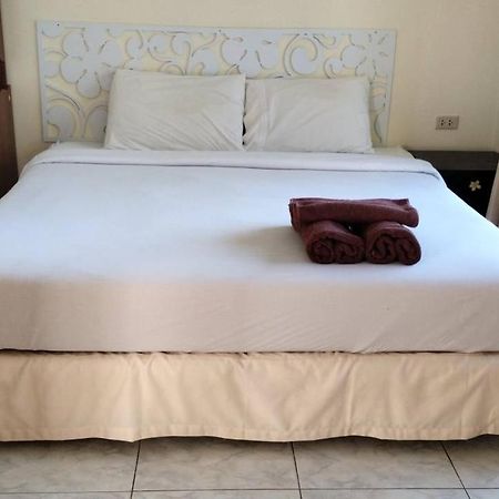 Ban Saiyuan Massuwan Karon Beach المظهر الخارجي الصورة